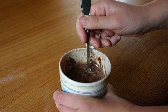 Шоколадный кекс за 5 минут в микроволновке -7UA5TQeqcA